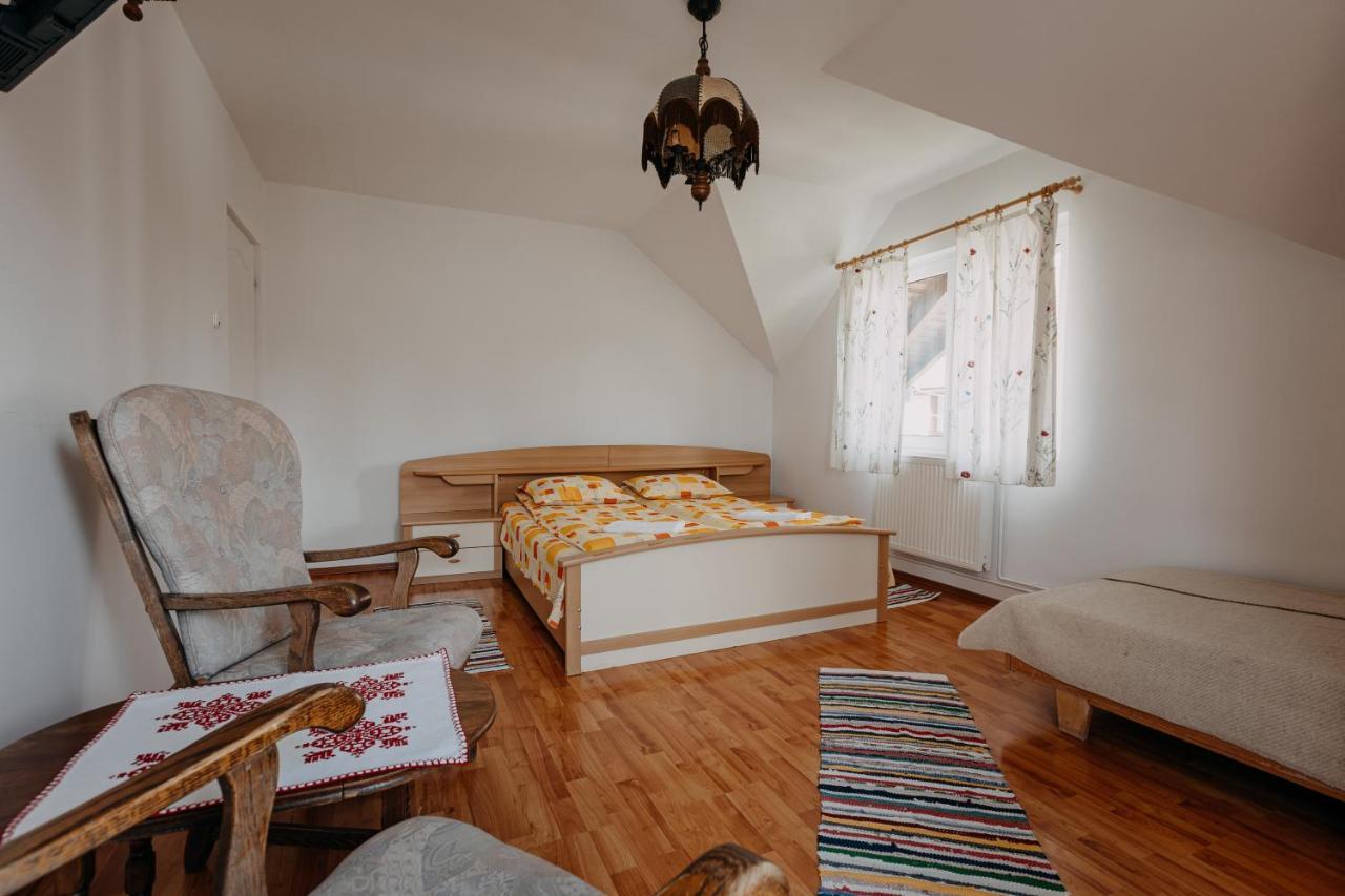 Kaffai Panzio Bed and Breakfast Izvoru Mureşului Esterno foto