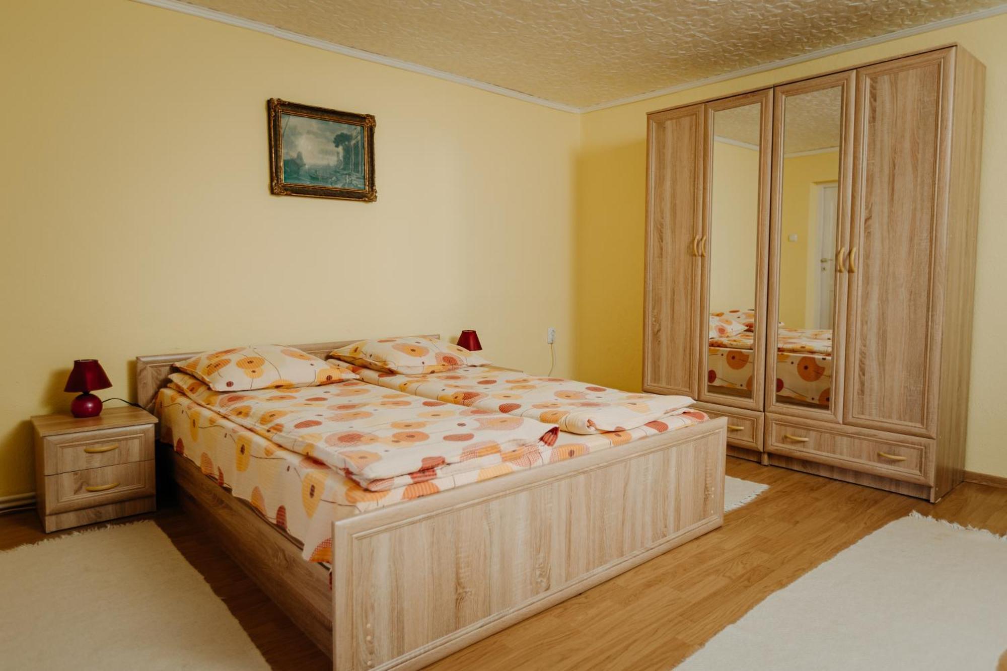 Kaffai Panzio Bed and Breakfast Izvoru Mureşului Esterno foto