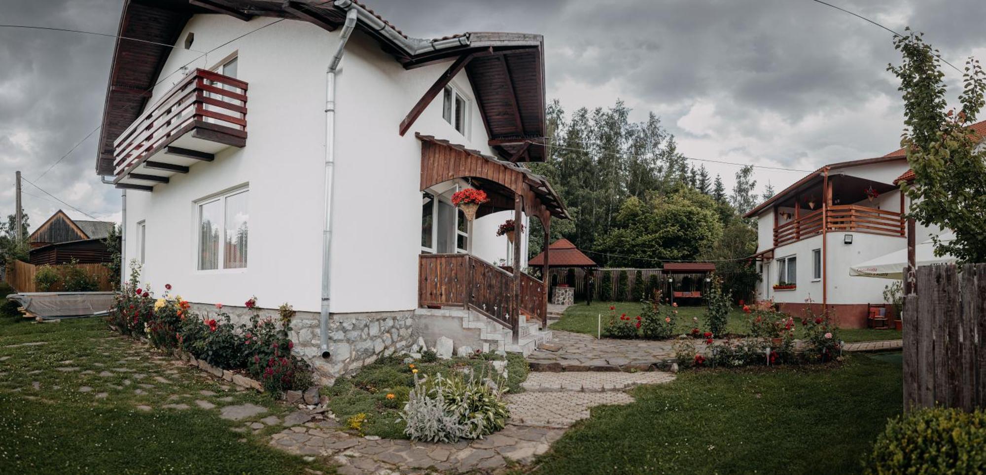 Kaffai Panzio Bed and Breakfast Izvoru Mureşului Esterno foto