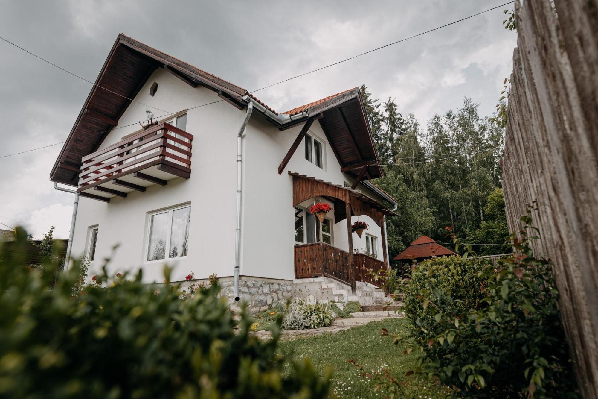 Kaffai Panzio Bed and Breakfast Izvoru Mureşului Esterno foto